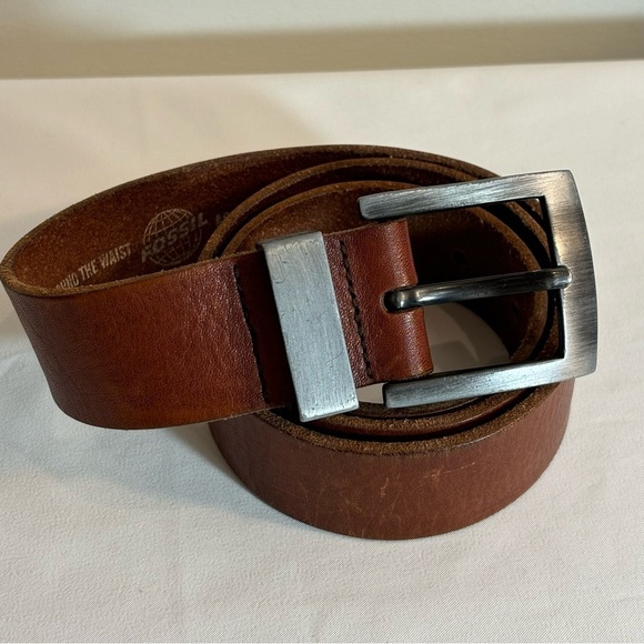 FOSSIL Smooth Leather Lightly Distressed Vintage Pewter Coloured Buckle - Picture 1 of 9